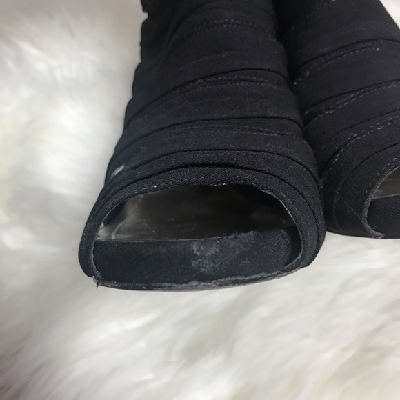 BCBG Heels - Picture 7 of 8